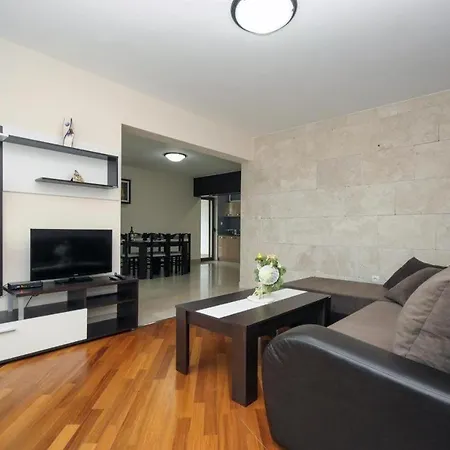 Lusso By Cmm *