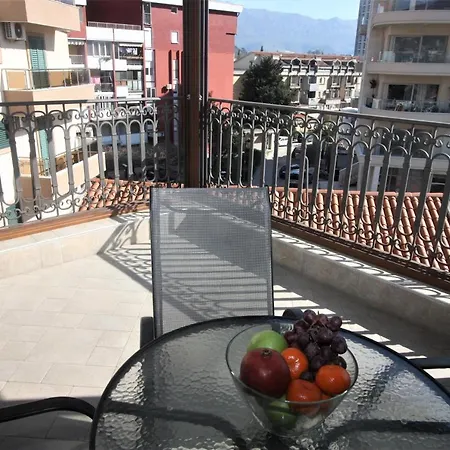 Lusso By Cmm Apartment
